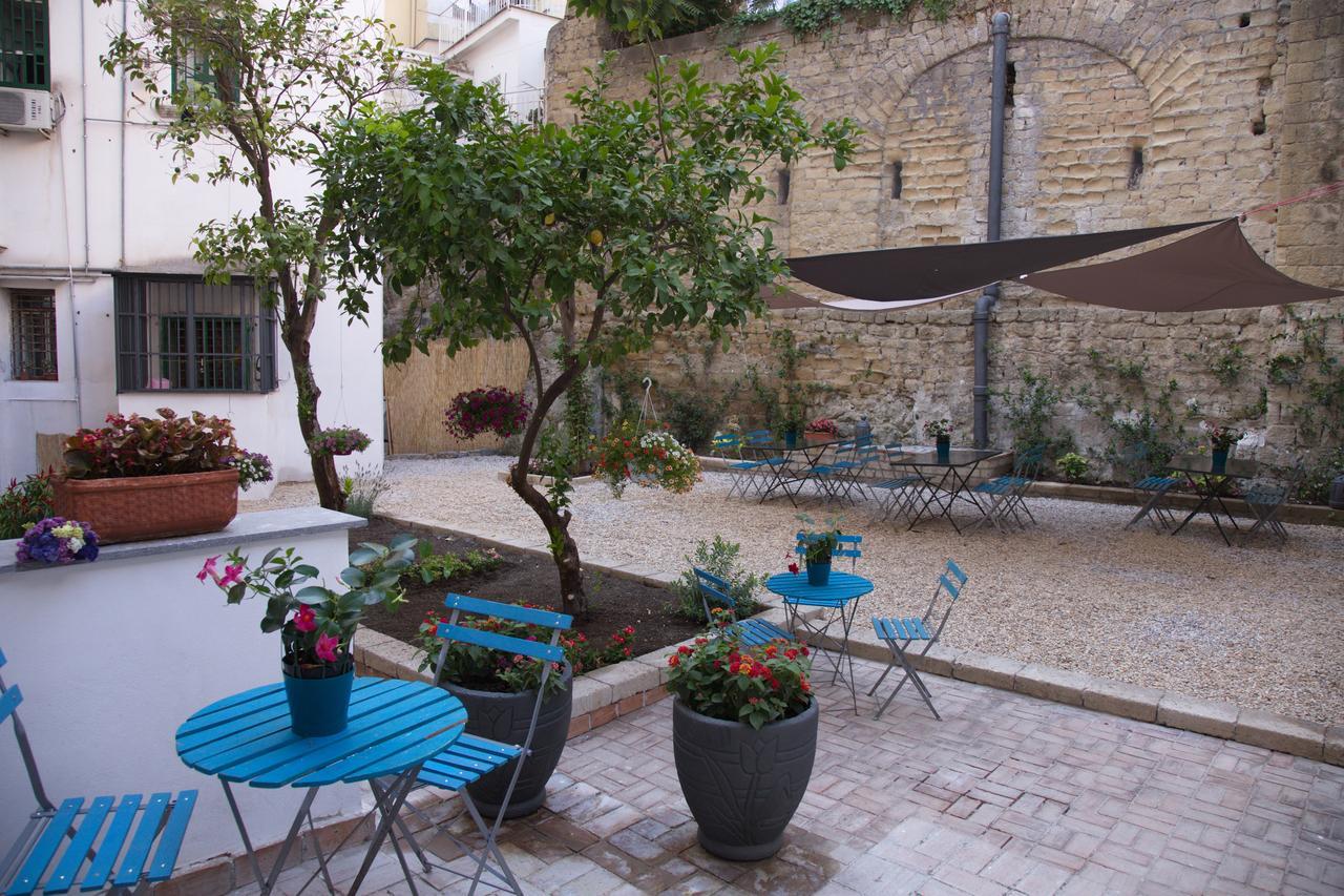 Borgo Vergini Garden B&B Napoli Bagian luar foto