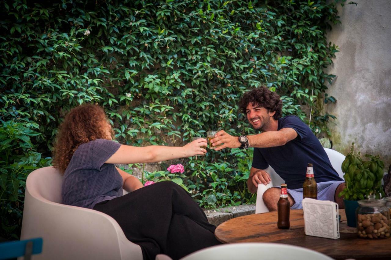 Borgo Vergini Garden B&B Napoli Bagian luar foto