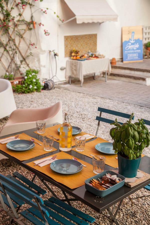 Borgo Vergini Garden B&B Napoli Bagian luar foto