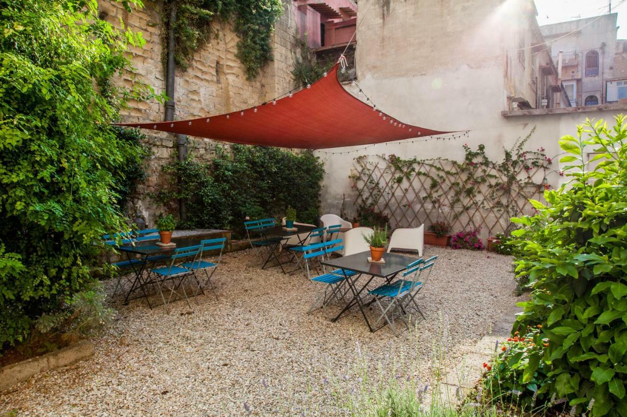 Borgo Vergini Garden B&B Napoli Bagian luar foto